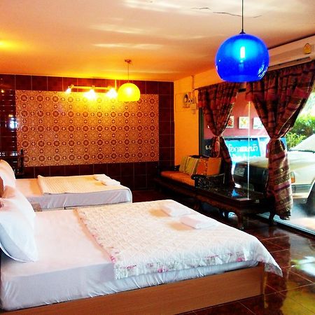 Suksomjai Hotel Районг Экстерьер фото