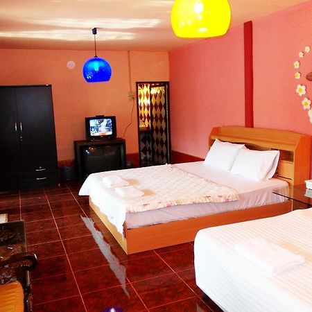 Suksomjai Hotel Районг Экстерьер фото