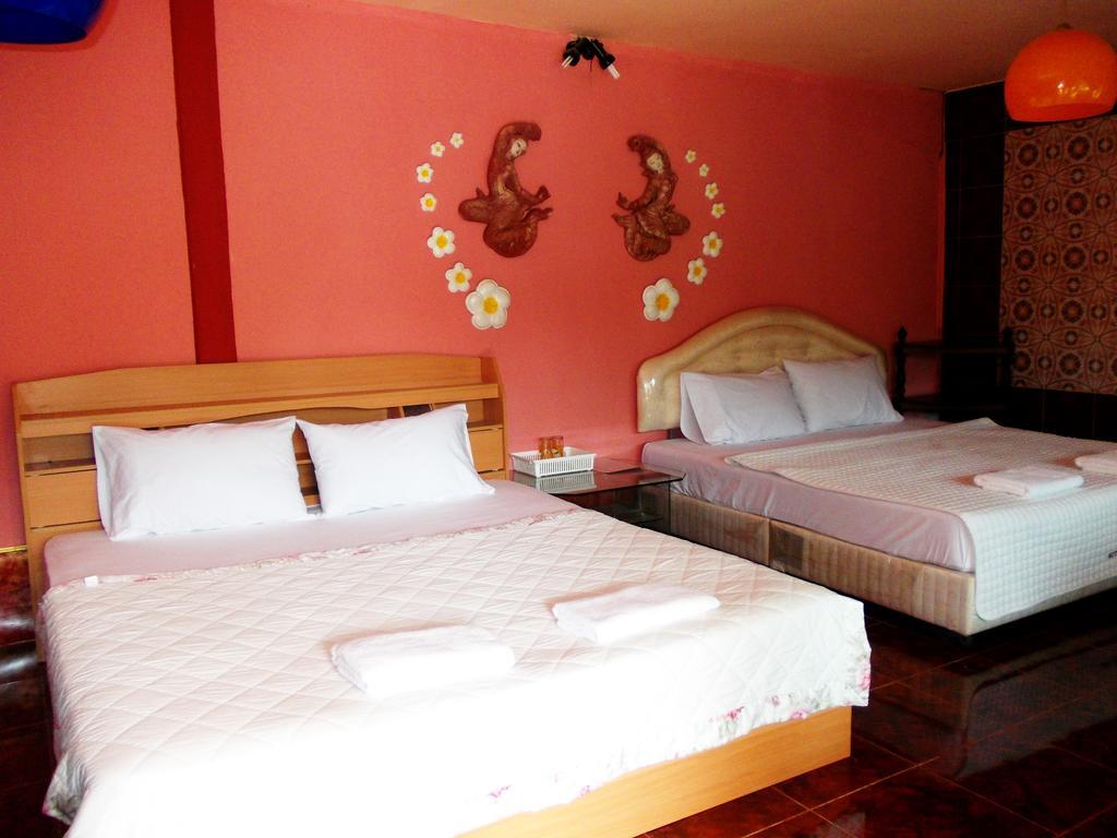 Suksomjai Hotel Районг Экстерьер фото